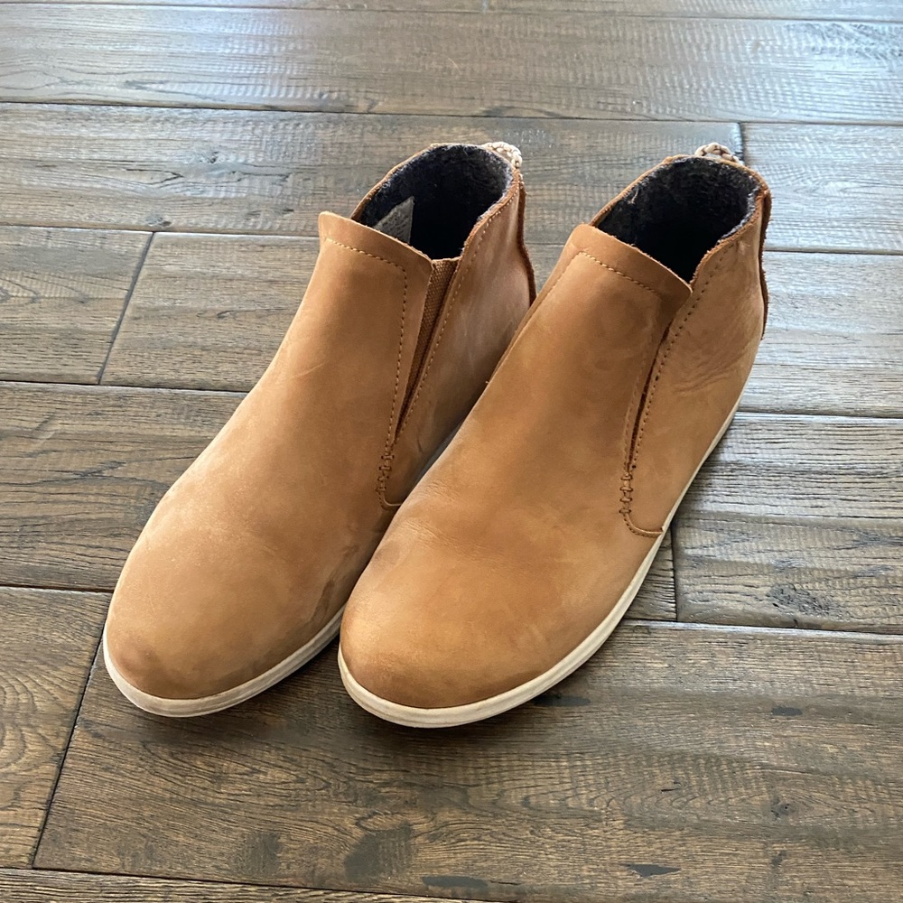 OluKai Women’s Boots